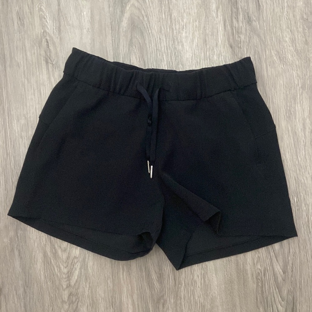 Lululemon shorts size 4